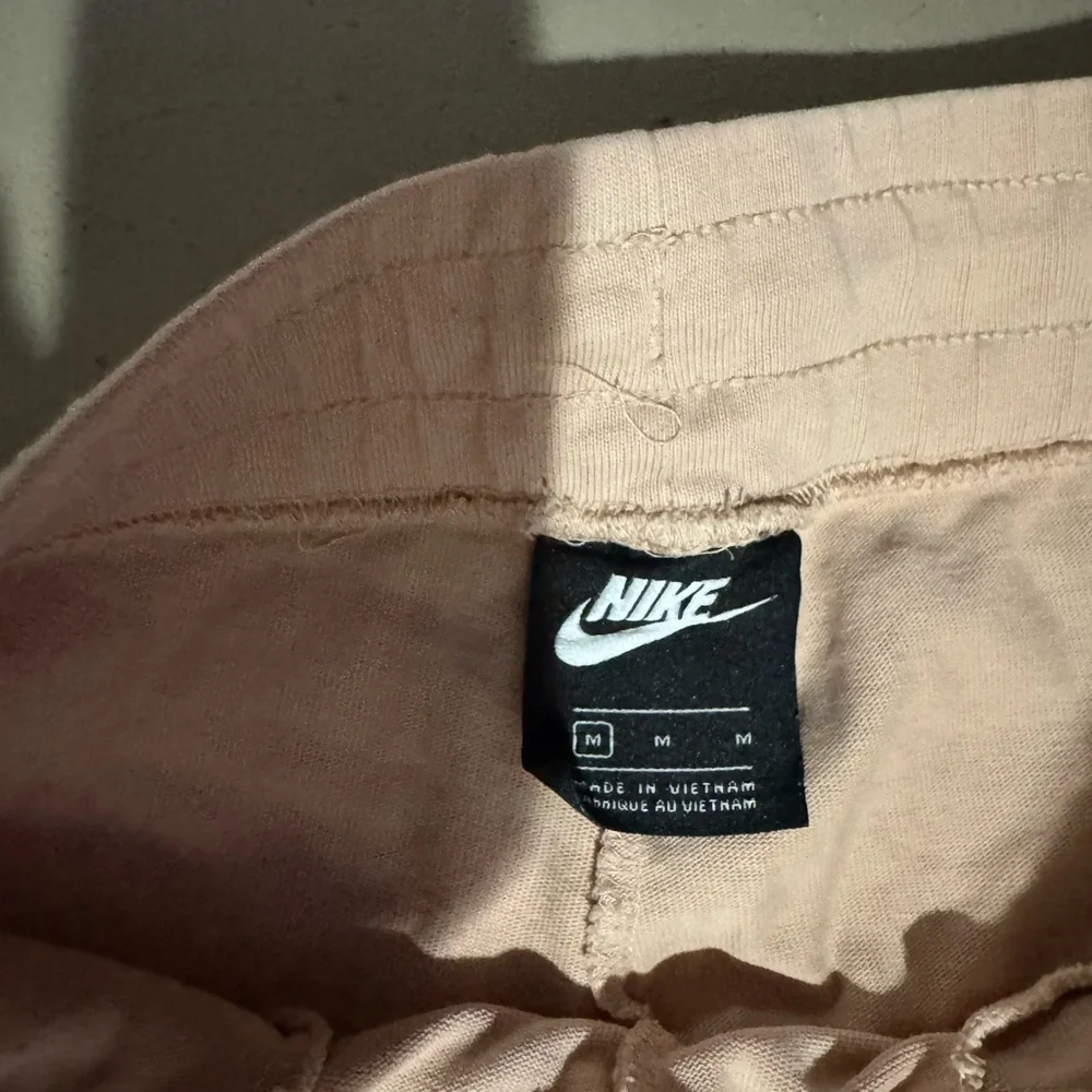 Nike women wideleg